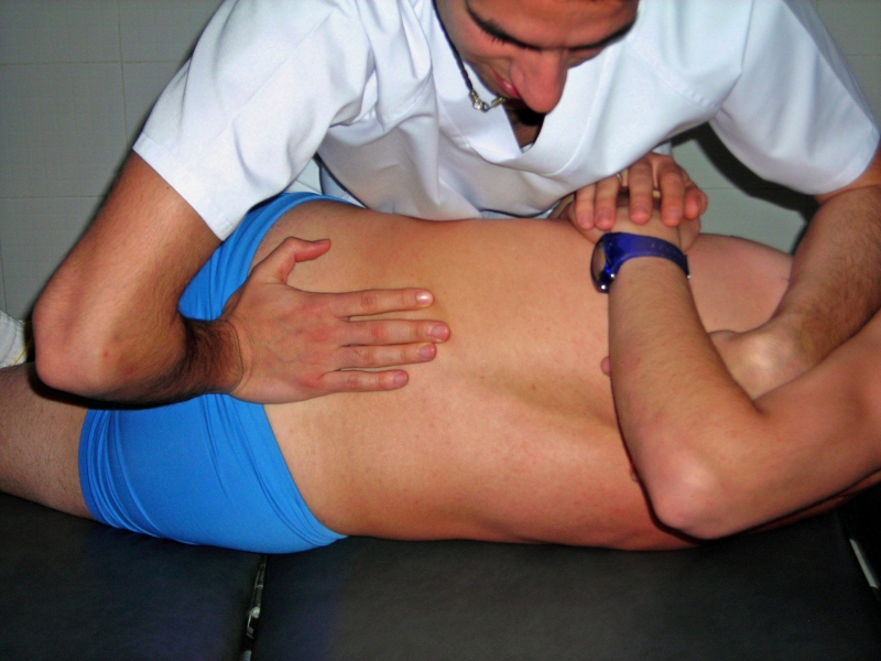 osteopathe-RAYOL CANADEL SUR MER-min_osteopathy-212590